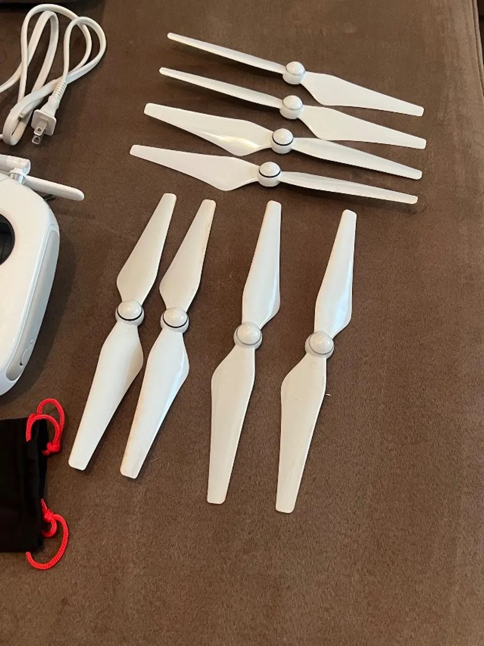 DJI Phantom 4 - Pouquíssimo Uso - 2 Baterias + Mala Original - Foto 4