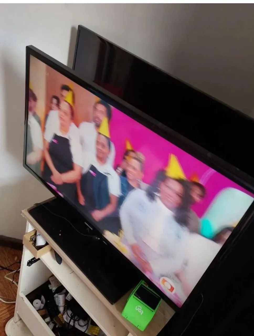 Tv Samsung 32 polegadas com conversor digital integrada NÃO E SMART 
