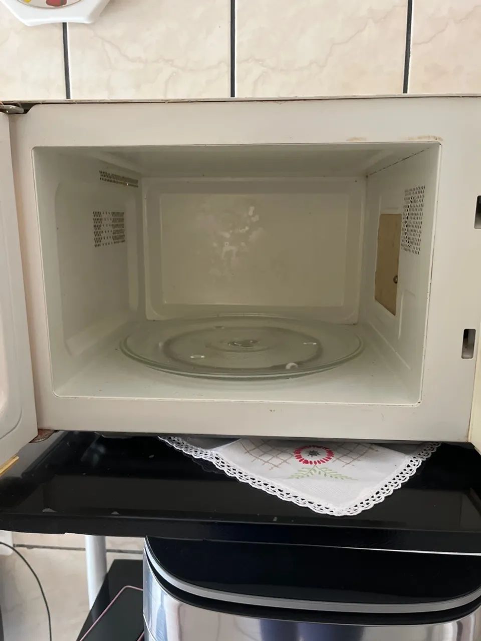 Microondas Electrolux usado - Foto 2
