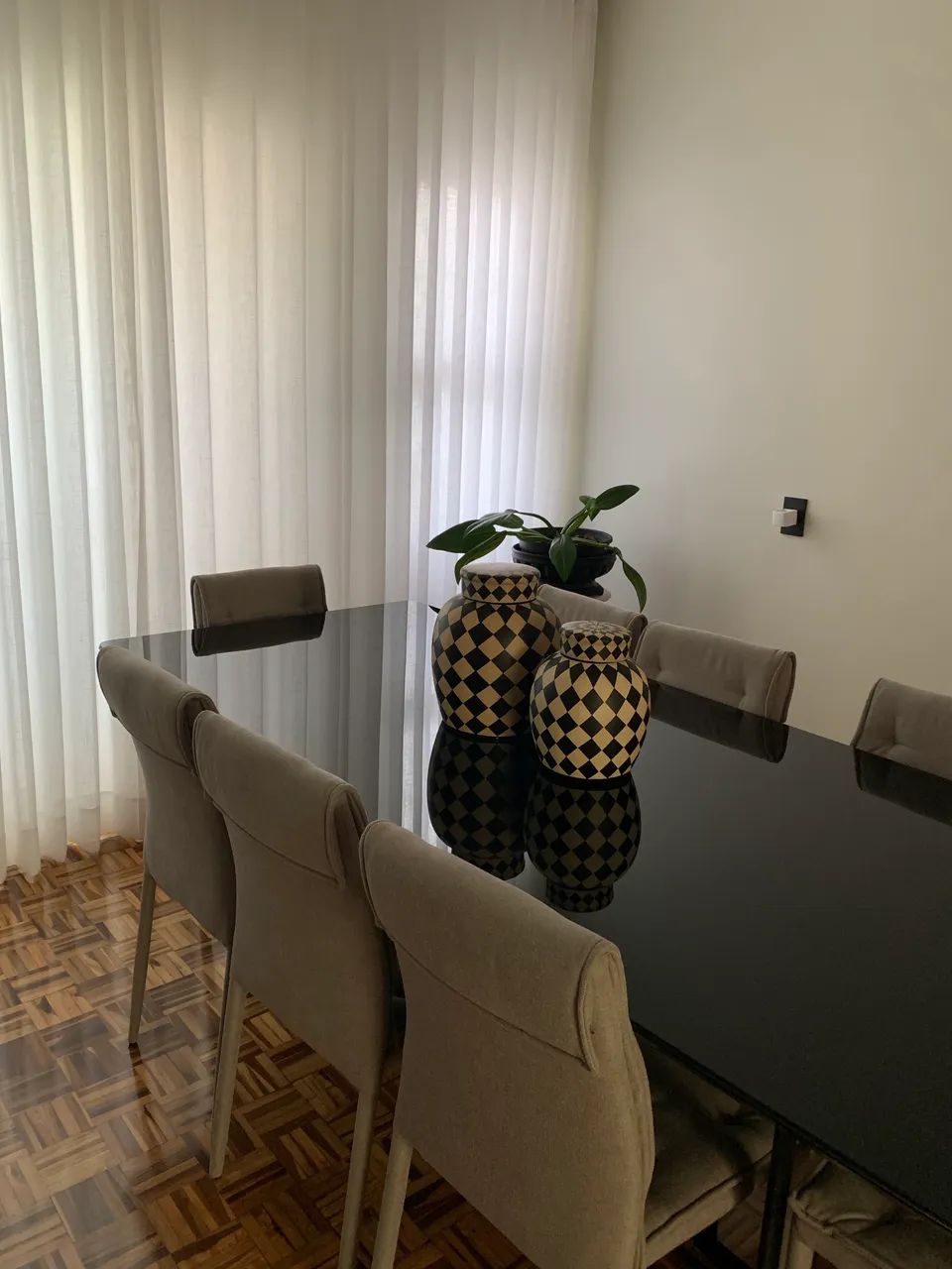 Mesa de jantar com 8 cadeiras + buffet - Foto 4