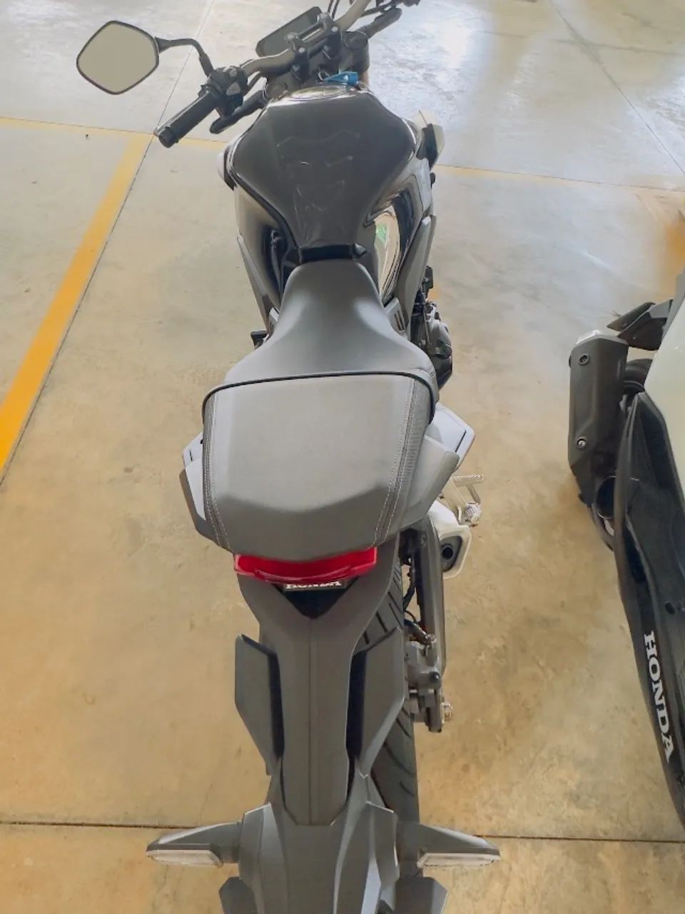 CB 650 R - Foto 4