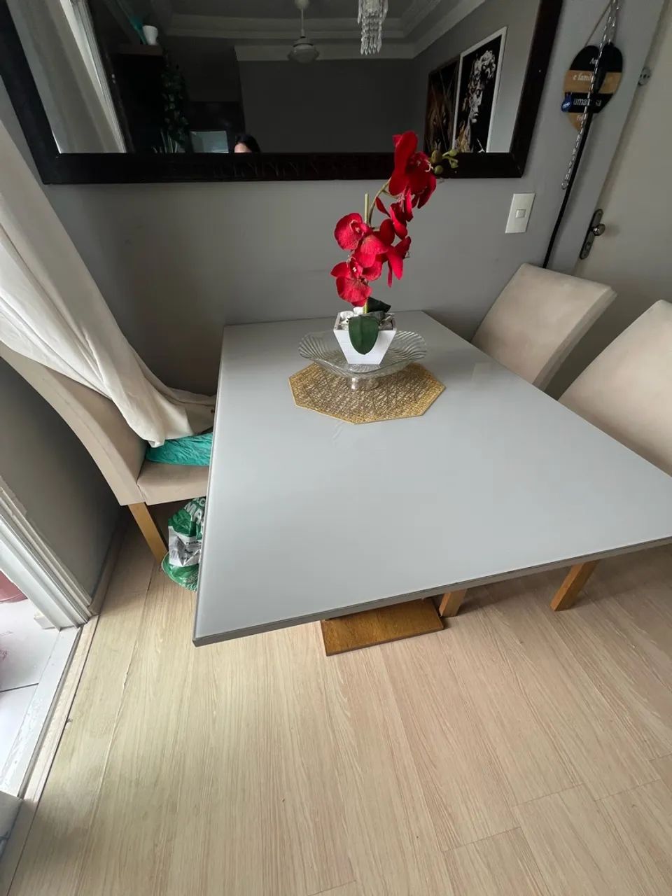 Vendo mesa de jantar 