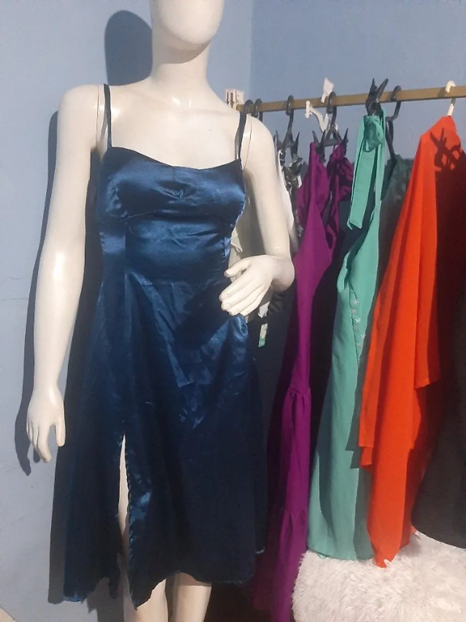 Costureira de ajustes e facção de roupa tecido plano  - Foto 4