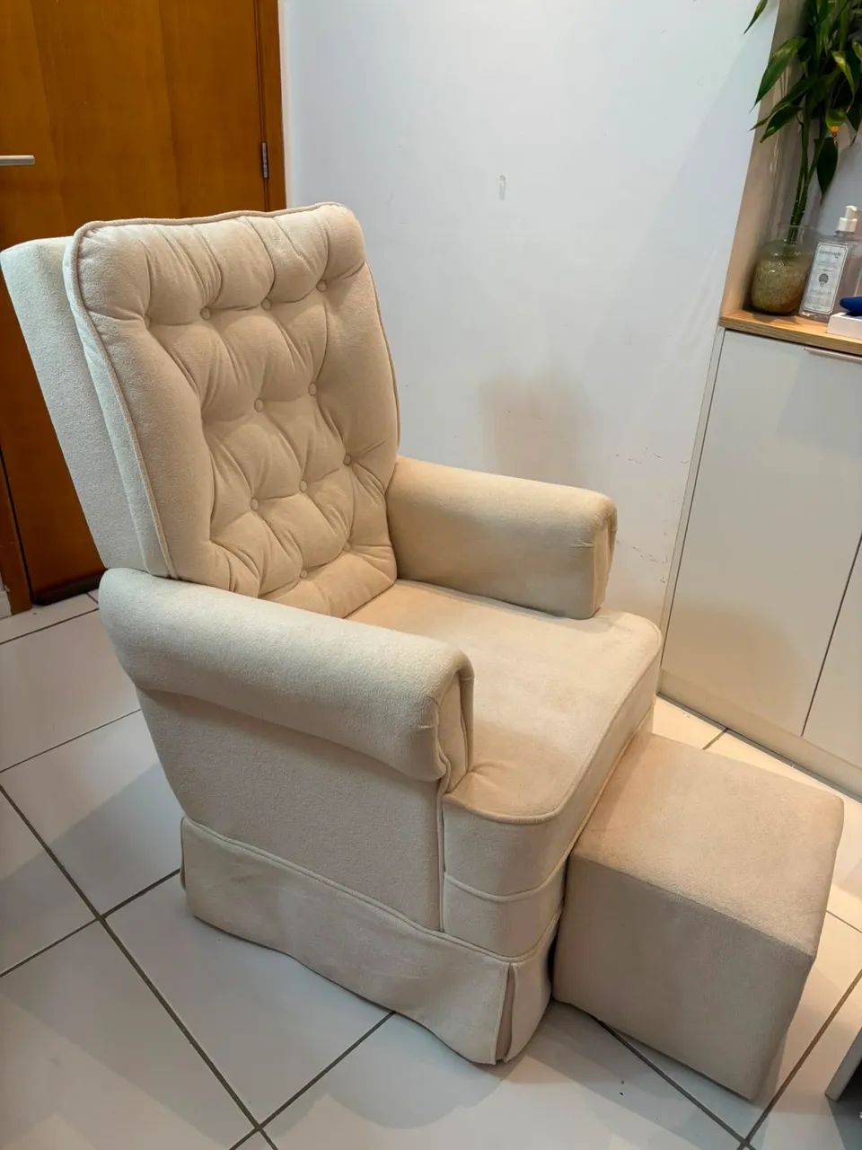 Poltrona de amamentação com puf - Foto 2