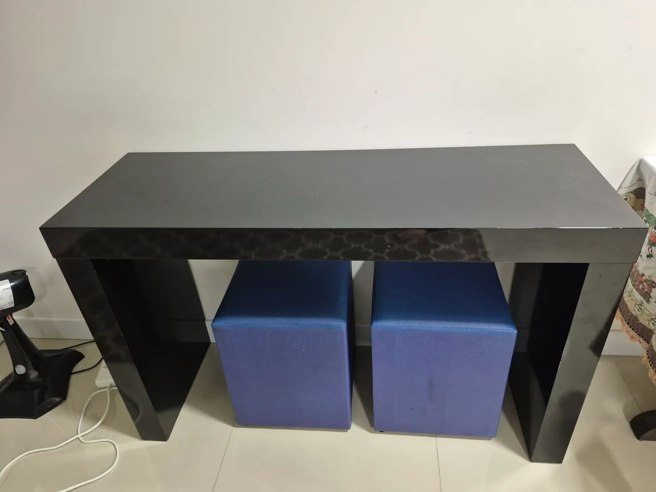 Mesa/ aparador preto
