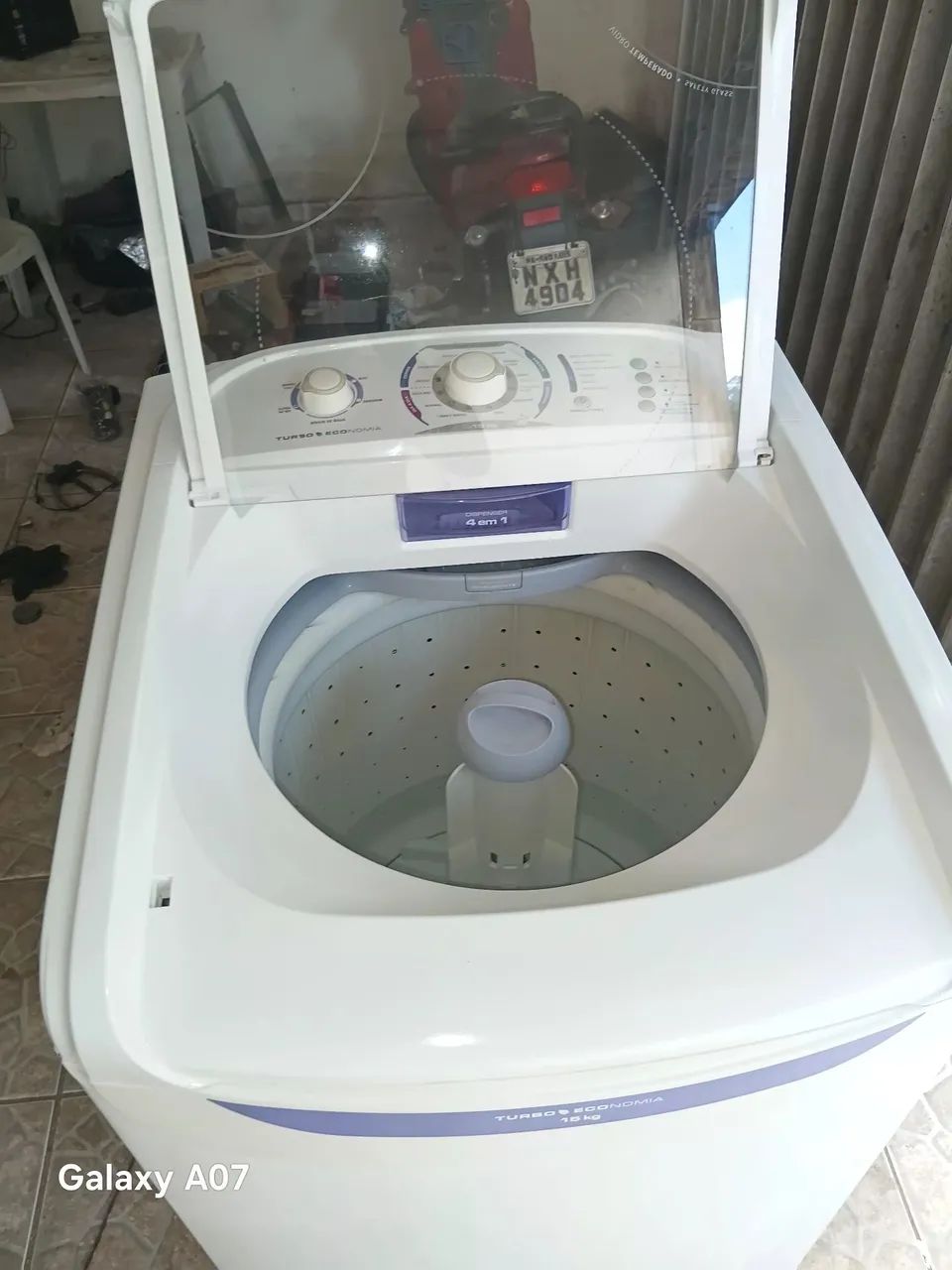 Máquina de lava roupas 