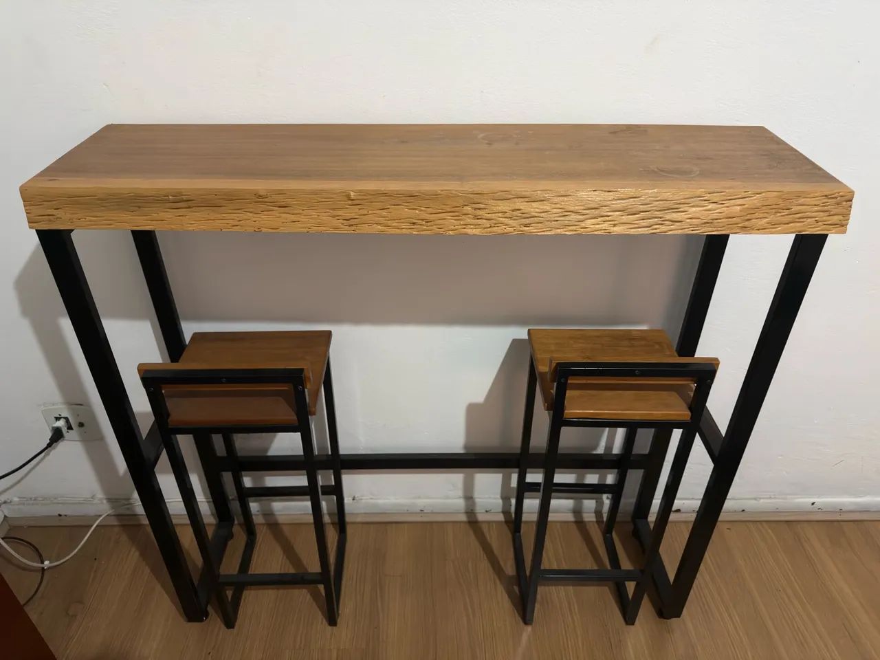 Mesa Alta Planejada com banquetas  - Foto 2