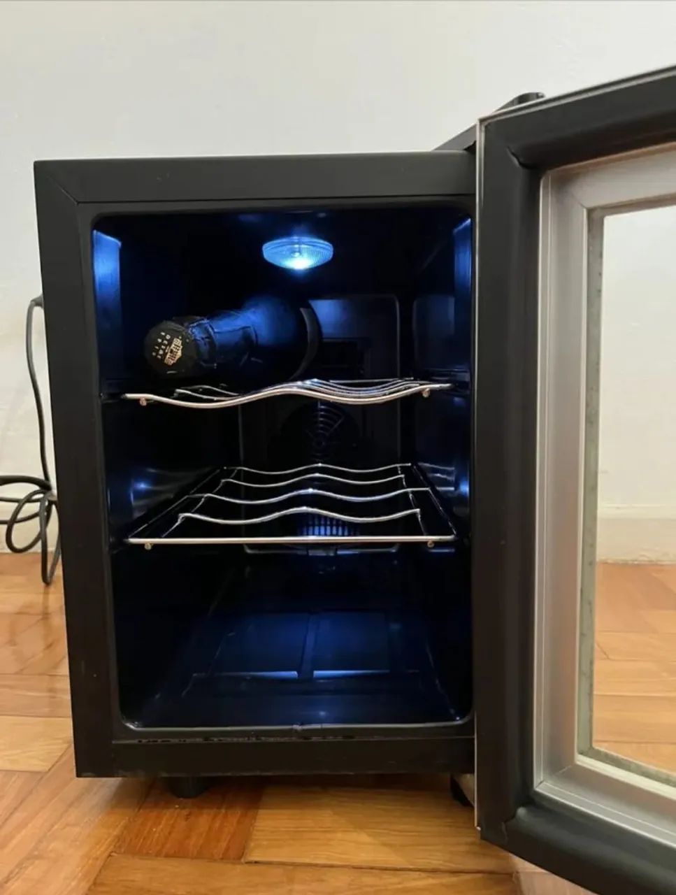 ADEGA CLIMATIZADA - LINDA E COMPACTA ATÉ 6 GARRAFAS  - Foto 4