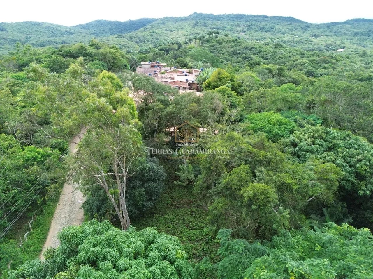 TERRENO URBANO COM VISTA PARA AS MONTANHAS