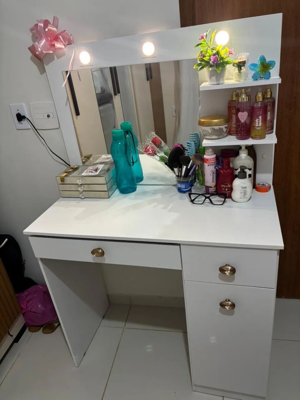 NEW DRESSING TABLE466447838804725760
