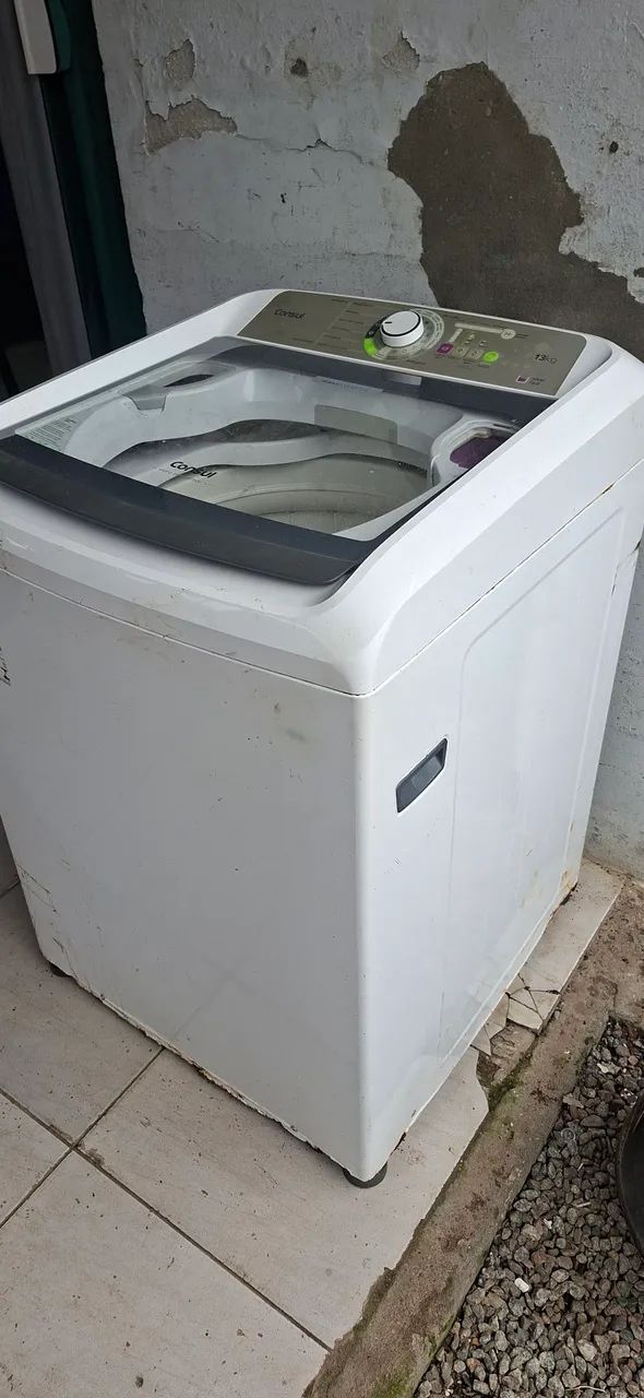 Máquina de lavar 13 kg funcionando 