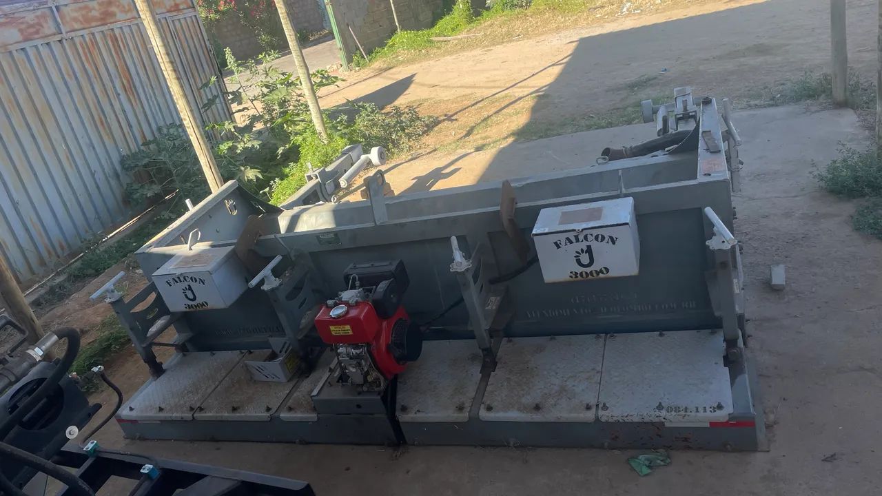 Vibroacabadora  e espargidor 