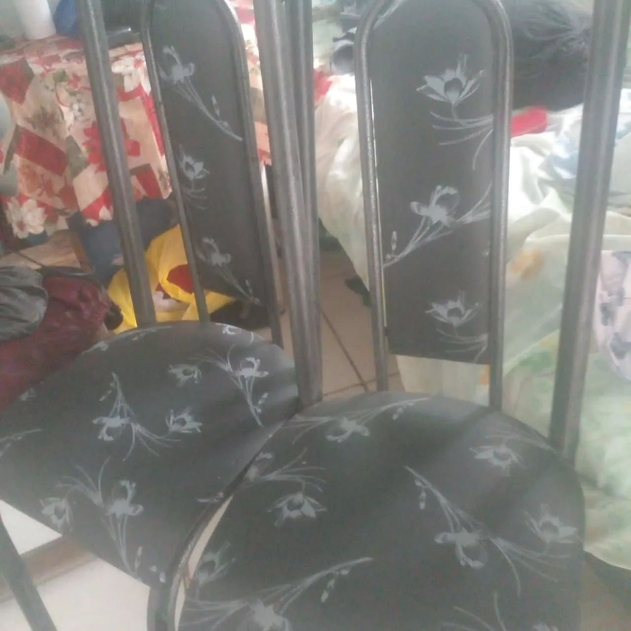 Cadeira cor preta