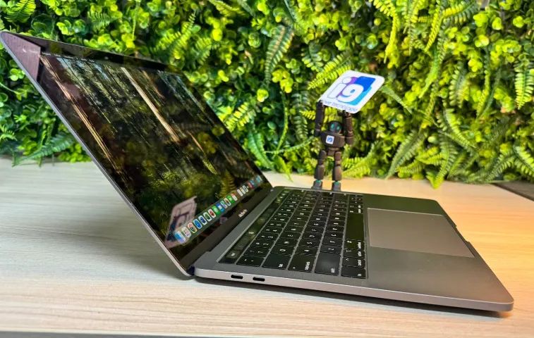 MacBook Pro 2019 A1989 Intel Core i7 Quad core 2,8 GHz 16GB DDR3