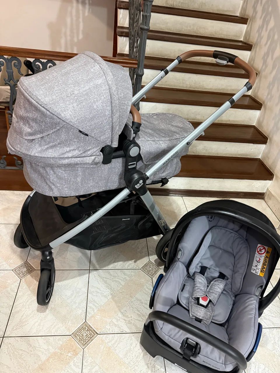 Carrinho de bebê Maxi cosi Anna 2 completo