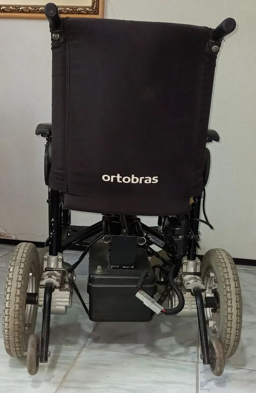 Cadeira de rodas motorizada - Foto 3