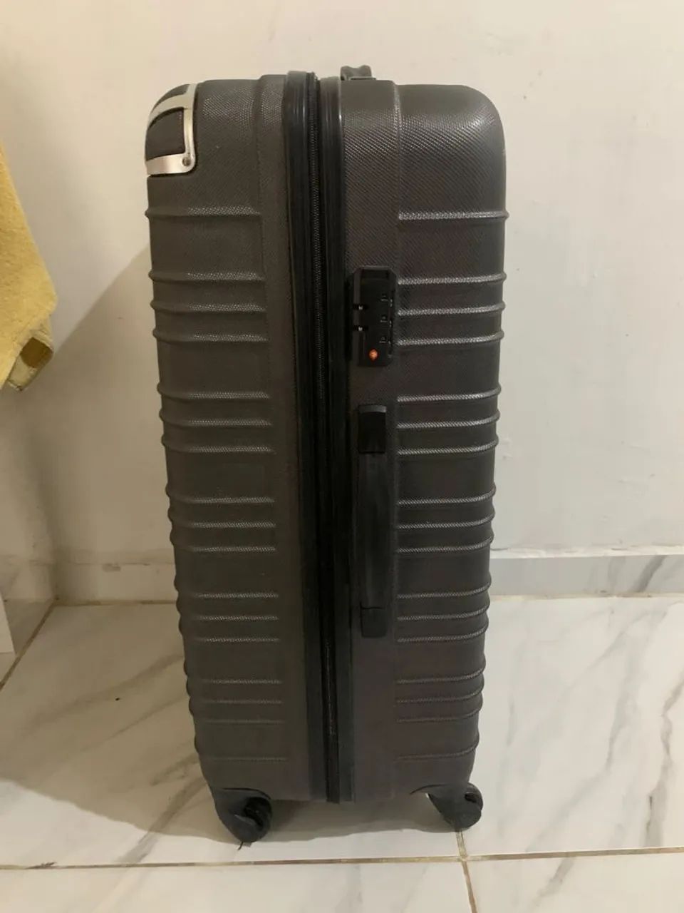 VENDO MALA VIAGEM GRANDE - Foto 2