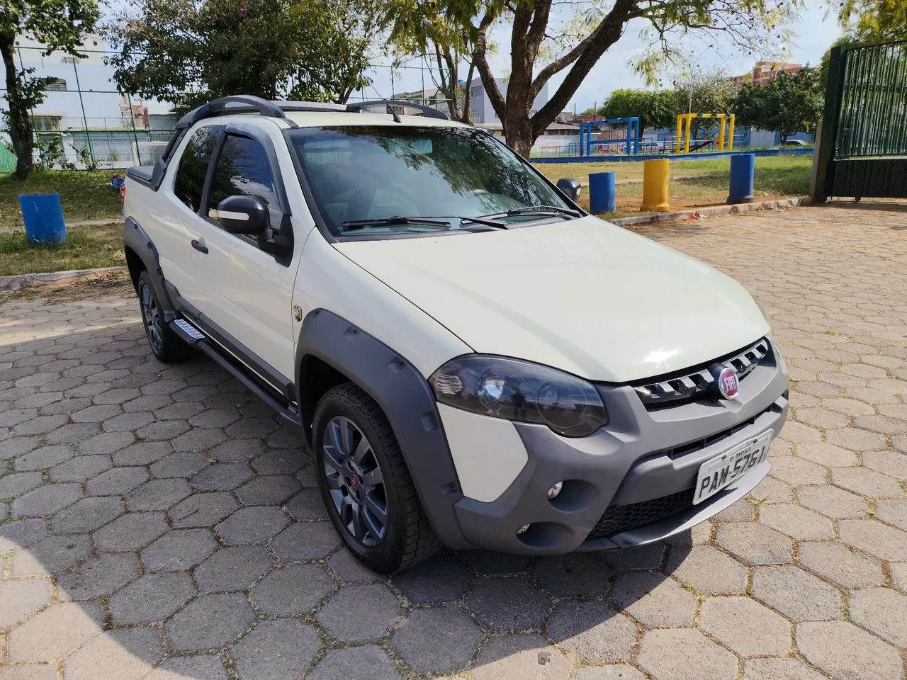 Fiat Strada Adv.ext./ Ext. 1.8 Locker Flex CD 2016 - Foto 2