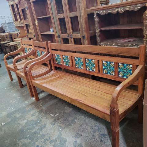 Jogo de Banco 3 Lug com 2 Poltronas Peroba Rosa Com Azulejo Viga
