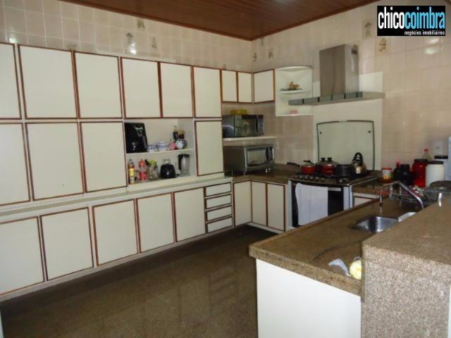 Sobrado no Setor Coimbra, 4 suítes amplas, 4 salas, escritório, área de lazer, porcelanato - Foto 11