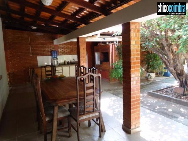 Sobrado no Setor Coimbra, 4 suítes amplas, 4 salas, escritório, área de lazer, porcelanato - Foto 12