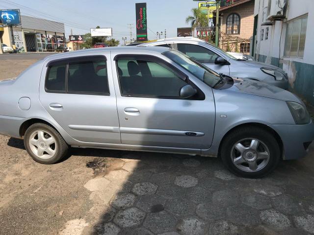 Clio sedan 2007 - Foto 2