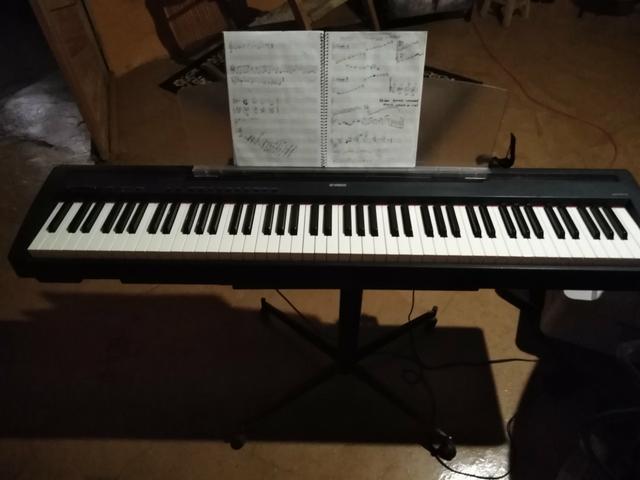 Piano elétrico Yamaha p85
