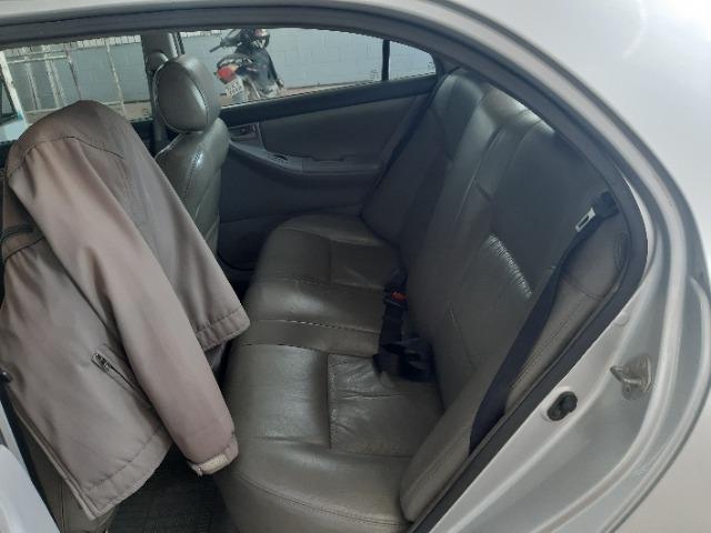 Um carro - Foto 2