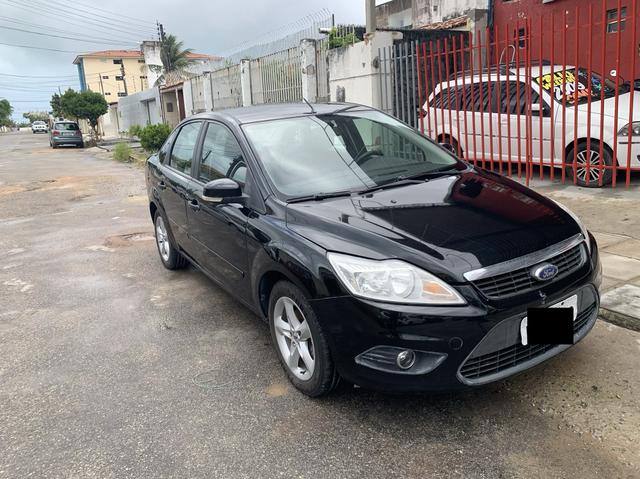 Focus GLX sedam 1.6 completo 4 pneus novos - Foto 7