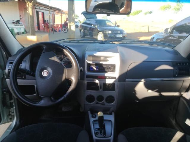 Vendo Siena 1.8 8v Dualógic 2010 Completão Carro de Família - Foto 8