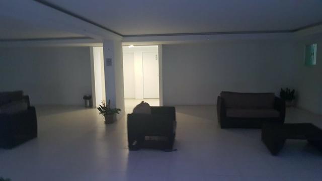 Alugo apartamento de 2 quartos na estrada do coco em frente ao Shopping Busca Vida - Foto 20