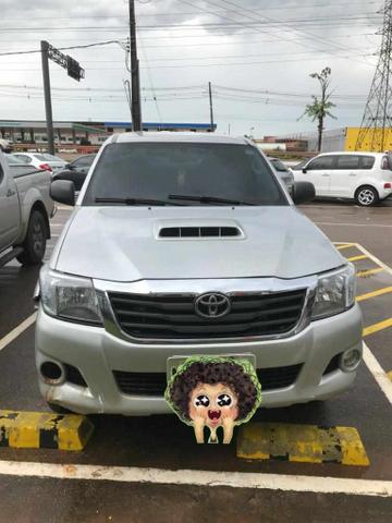 Hilux completa, ligar 68 99929 75 98, troco em gado!