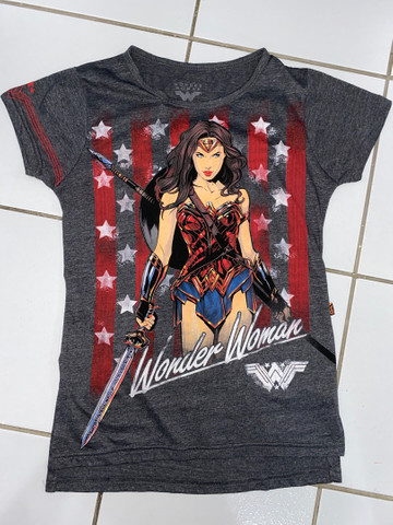 blusa mulher maravilha piticas