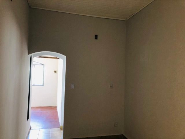 Vendo ou Alugo casa no Boa Esperança à 2 quadras do portão central UFMT