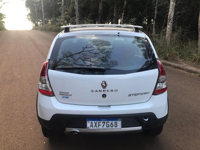 Sandeiro Stepway 2014 Flex 1.6 Segundo Dono Completo + Multimídia 85 mil km - Foto 12