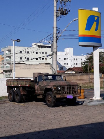 CAMINHÃO TRAÇADO 6X6