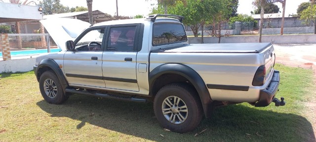 MITSUBISHI L200 4X4 COMPLETA