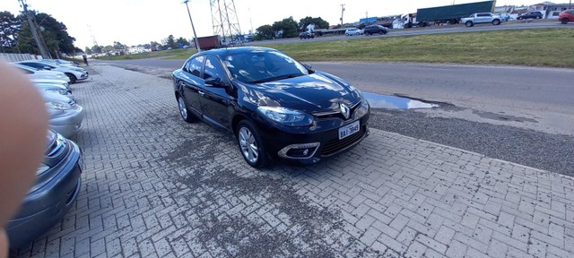VENDO CARRO COMPLETÍSSIMO.