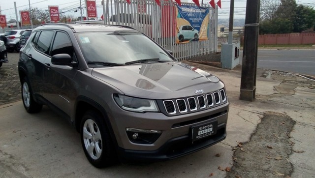JEEP COMPASS SPORT 4X2 2.0 16V AT6 PRATA 2018/2018