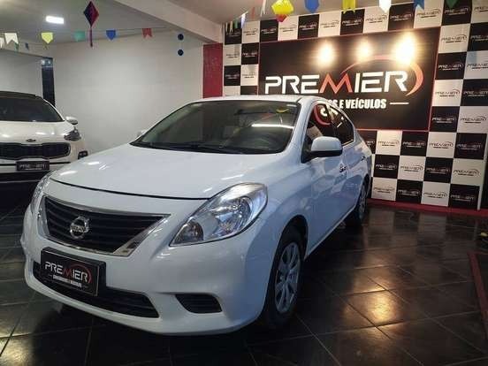 **CARTA DE CRÉDITO** NISSAN VERSA 1.6 SV 2014 FLEX ENTRADA R$13.000,00
