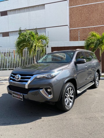 TOYOTA SW4 SRX AUT DIESEL CINZA 7 LUGARES 2018