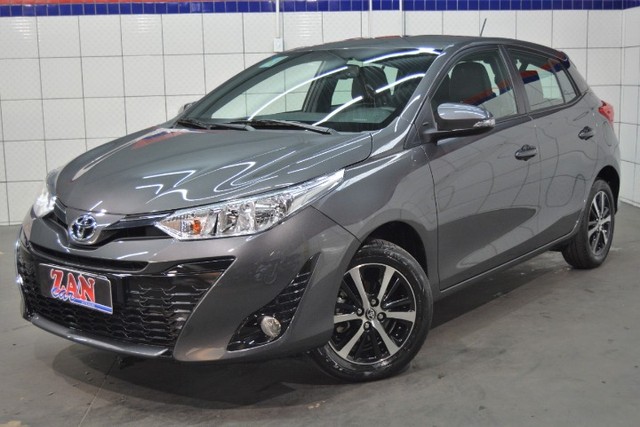 YARIS XS 21/21  7 MIL KMS 