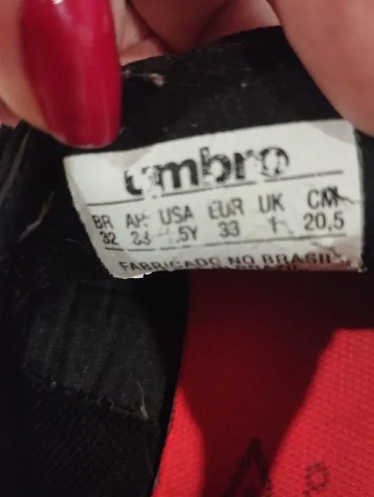 Chuteira Futsal Umbro tamanho 32 - Foto 4