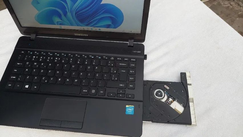 Notebook Sansung na Caixa Aceito Cartao - Foto 3