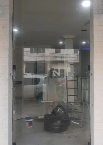 Vendo! Vidro em 8mm temperado, corta vento. - Foto 2