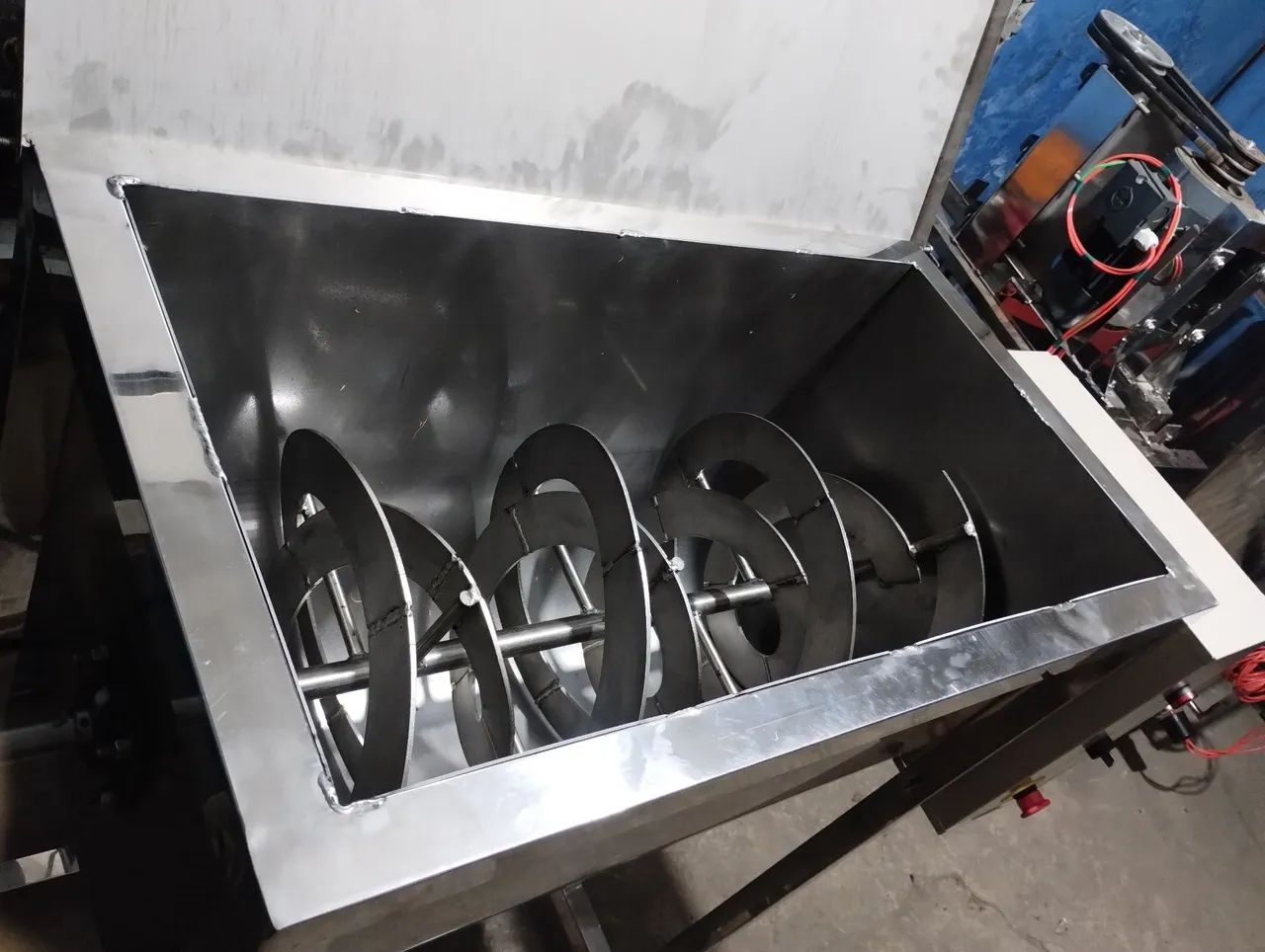 Envasadoras , tanque com aquercimento, esteira , misturador líquido/Pó , seladoras - Foto 2