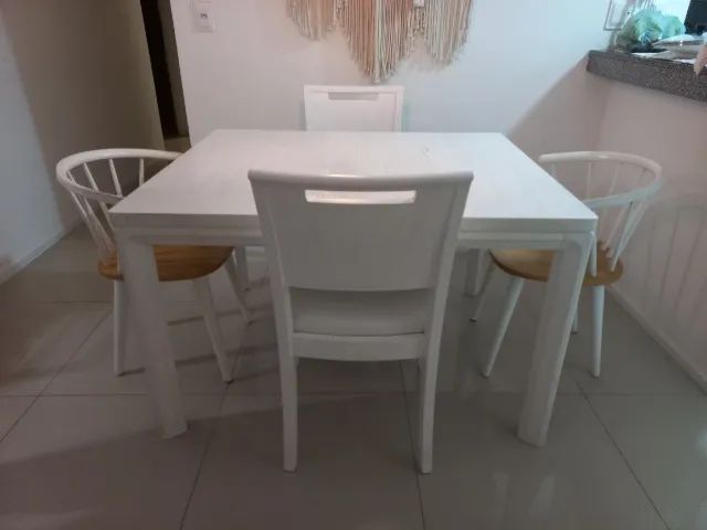 Mesa Branca ETNA + cadeiras 