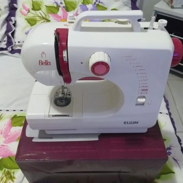 Máquina de Costura Portátil Bella Elgin - Semi-Nova - R$ 359,00 - Foto 5