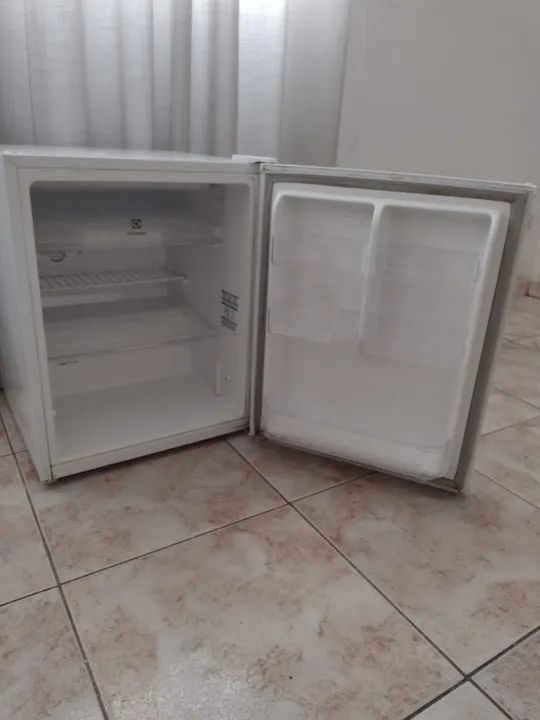 Frigobar Electrolux 79L RE 82 - Foto 4