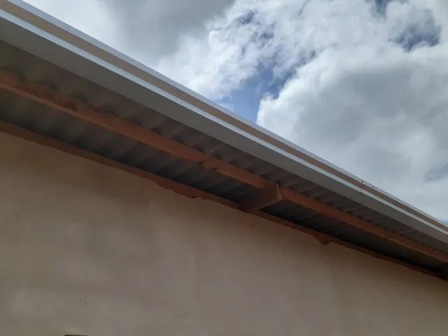 Calha Resolvemos Vazamentos Reparo em Telhado - Foto 2